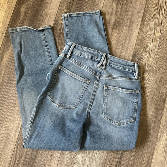 EUC Good American good curve high-rise straight jeans 4 27 - Picture 4 of 10